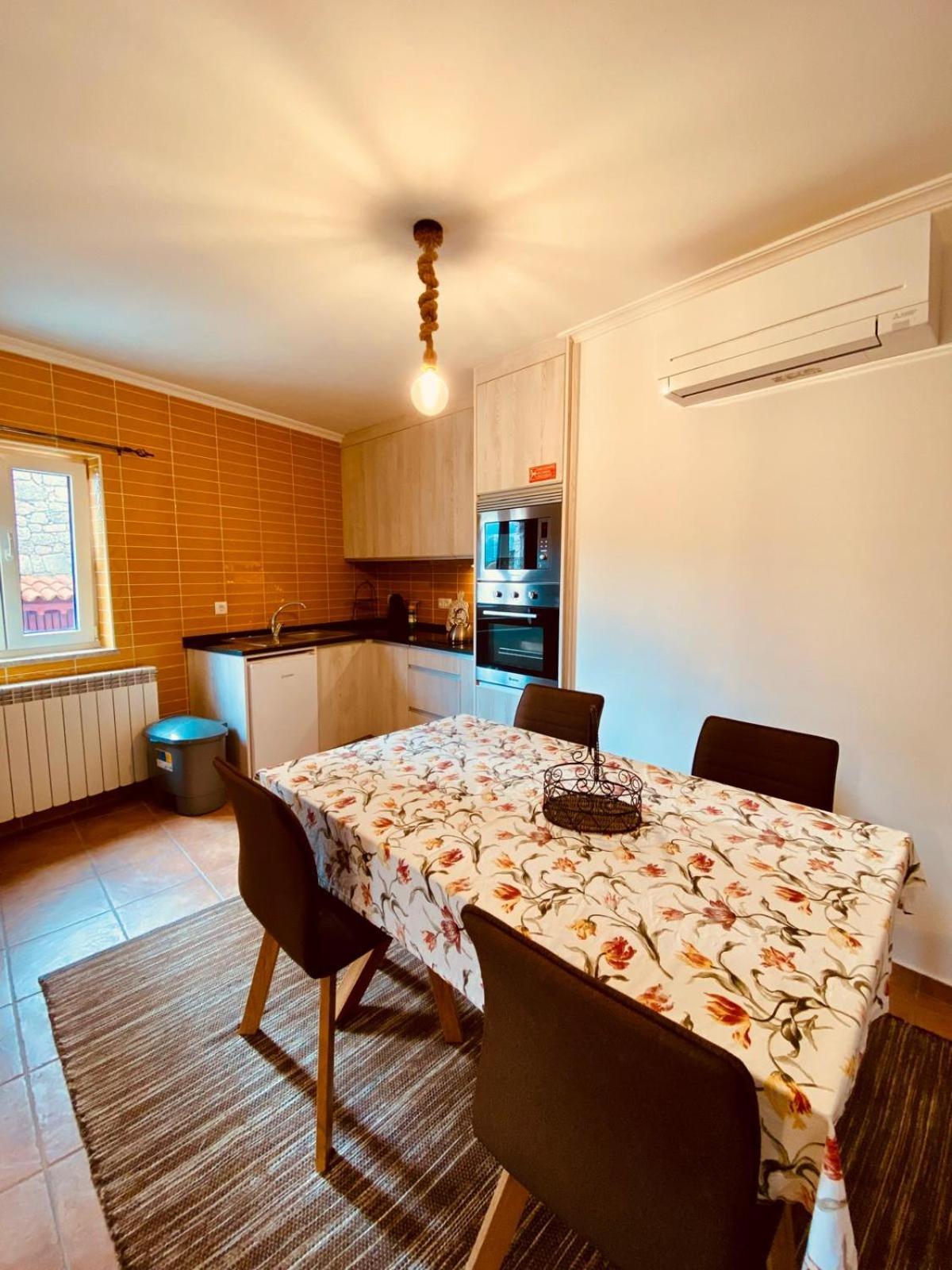 세이아 Casas Da Ribeira 게스트하우스 외부 사진